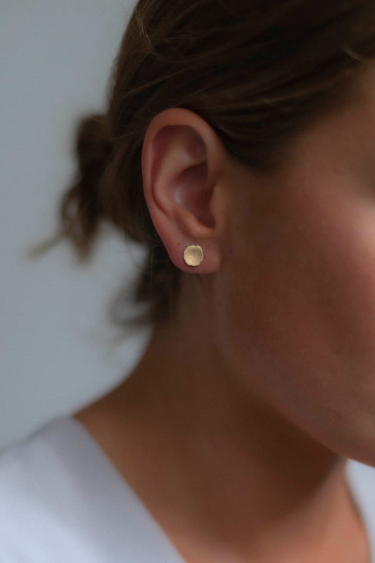 Ulrike Ramin Gold Shell Mini Earrings