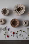 Pique-fleurs en couronnes', I,  by Cécile Daladier