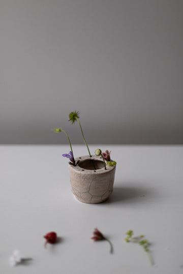 Pique-fleurs en couronnes', IV,  by Cécile Daladier