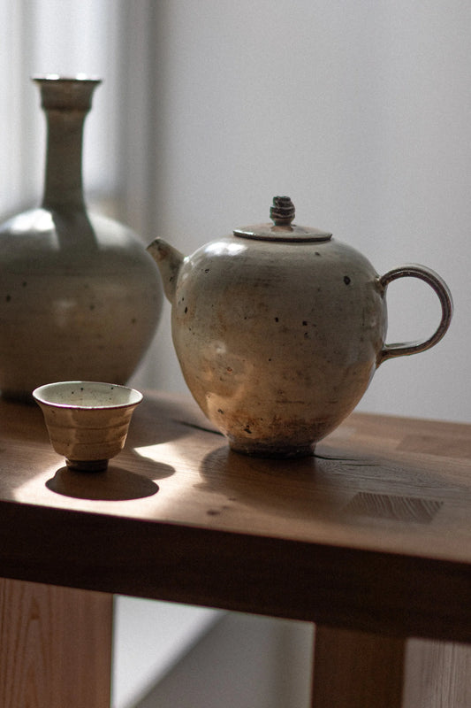 Large Teapot I by Kwak Kyung-Tae