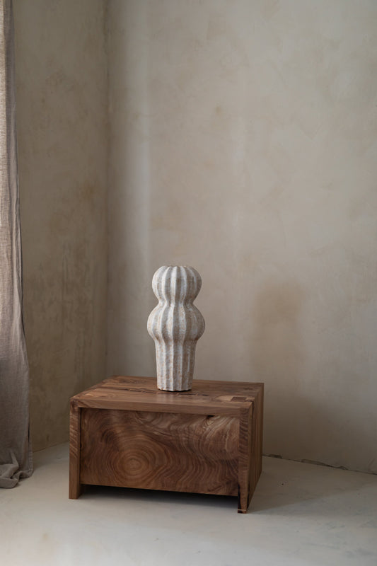 White Large Curved Sculpture by Chinoko Sakamoto