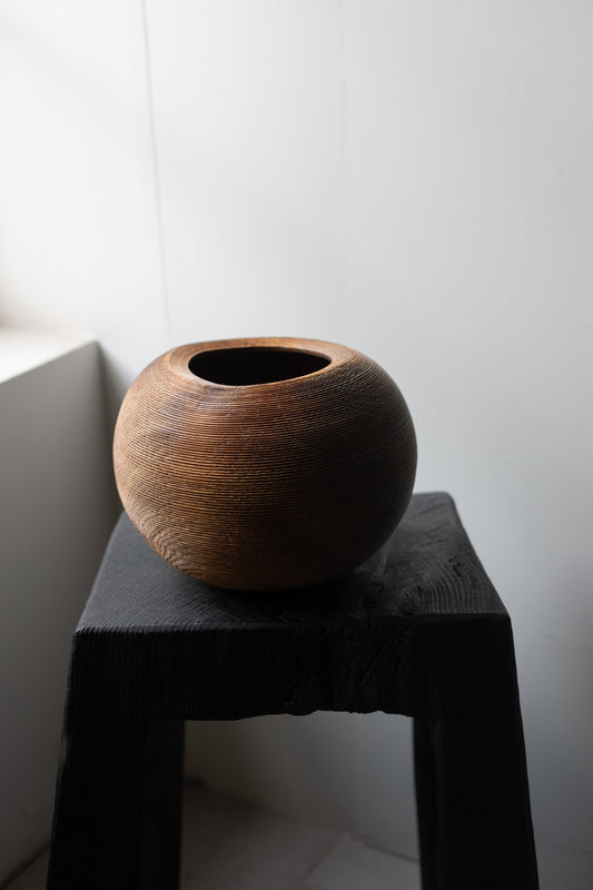 Closed Form Vessel by Fritz Baumann