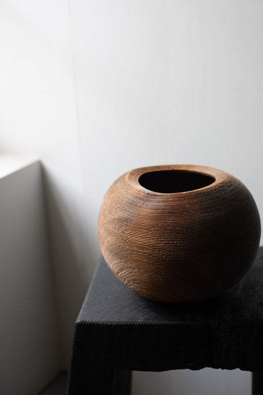 Closed Form Vessel by Fritz Baumann