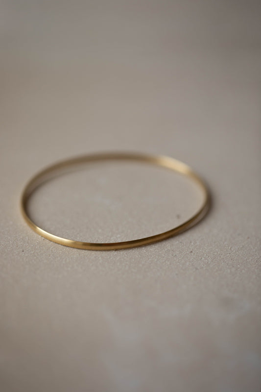 18ct Yellow Gold Bangle by Kerry Seaton