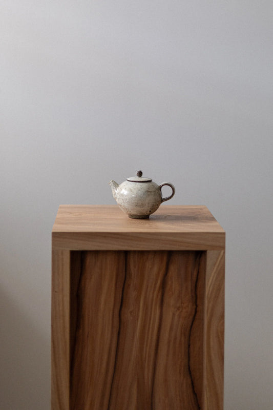 Small Teapot by Kwak Kyung-Tae