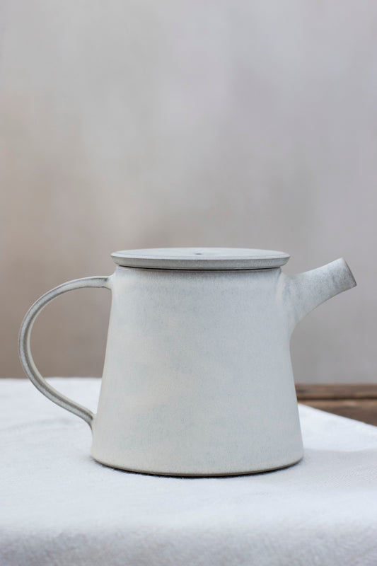 Teapot in Cloud White, by Borja Moronta