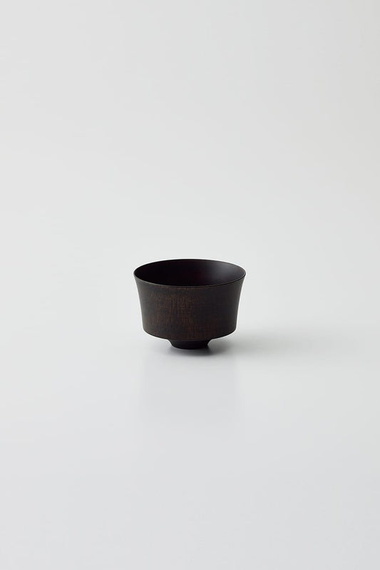 TOHKA Sake Cup, Teahouse Garden, Black by GATO MIKIO