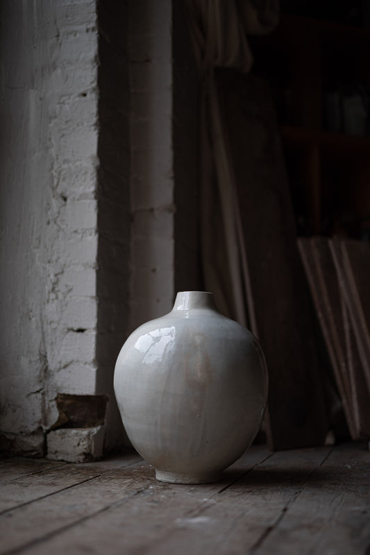 Round Tsubo Jar with Pink Halos