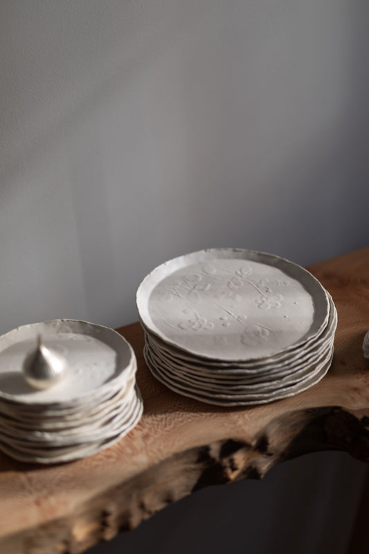 Garden Plate (Round – Large) by Hyejin Lee