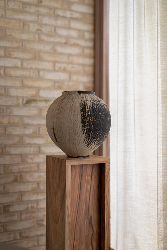 Large Stoneware Vessel by Tamotsu Suzuki