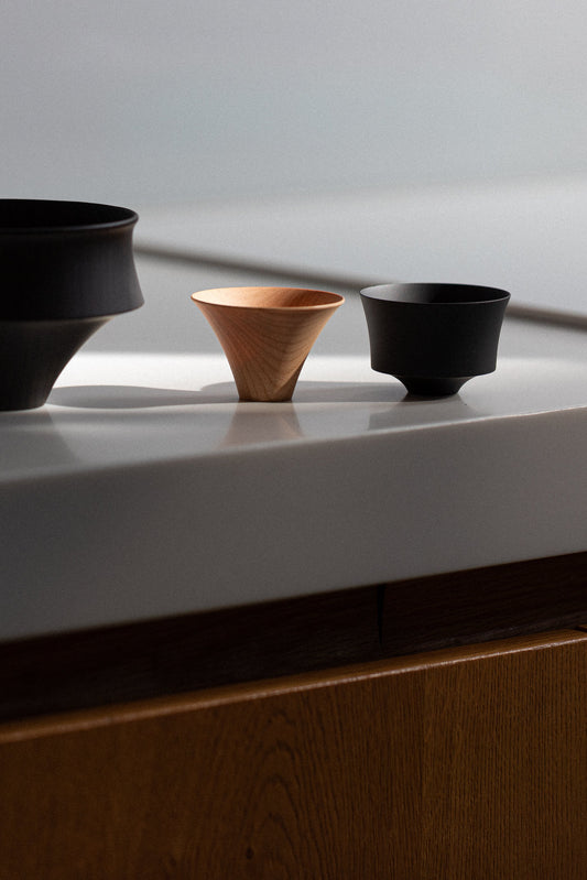 TOHKA Sake Cup, Teahouse Garden, Black by GATO MIKIO