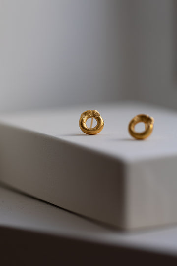 Gold Fingerprint Earring VIII by Heeseung Koh