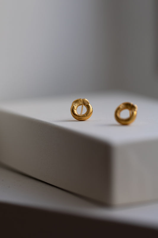 Gold Fingerprint Earring VIII by Heeseung Koh