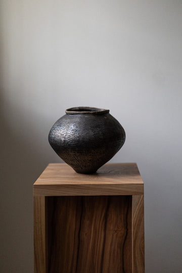 “KURO”, BLACK TERRACOTTA