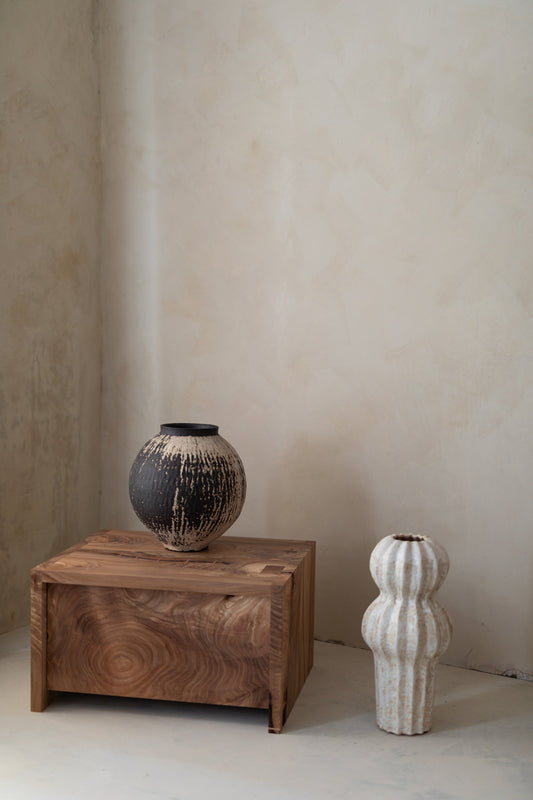 White Large Curved Sculpture by Chinoko Sakamoto