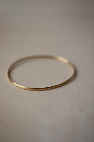 18ct Yellow Gold Bangle by Kerry Seaton
