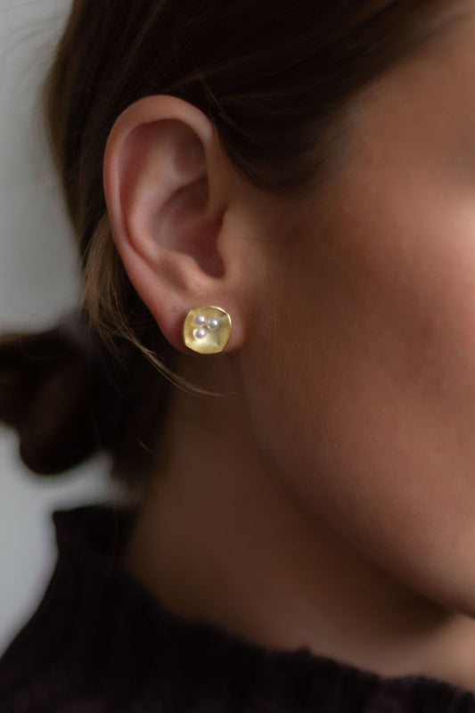 18ct Gold Square Akoya Earrings by Kayo Saito